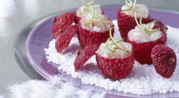 Classy appetizer: Saint-Pierre fish tartare with lime in lychees