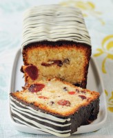 Gourmet recipe: White chocolate pound cake with almonds and cranberries