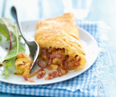 Easy recipe: Bacon and onion omelet roll