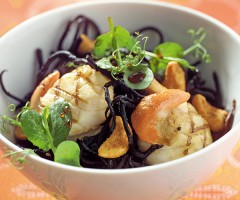 Starter recipe: Scallops, seaweed and Oriental dressing