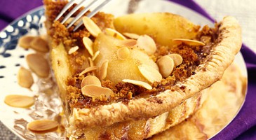 Easy dessert recipe: Pear tart with the gingerbread cream