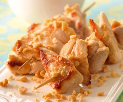Gourmet recipe: Chicken skewers with peanut and ginger sauce