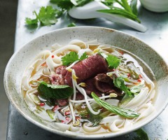 Vietnamese recipe: Phở, beef noodle soup