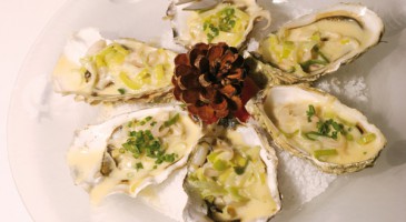 Easy starter reicpe: Hot oysters with leek fondue