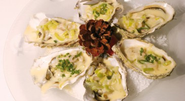 Easy starter reicpe: Hot oysters with leek fondue