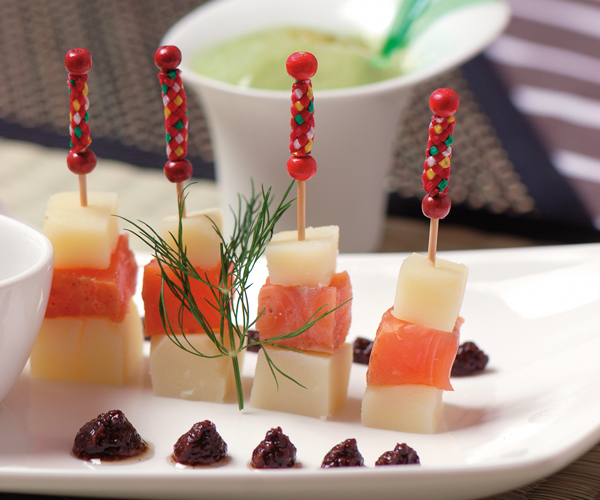 Easy recipe Mini potato skewers with smoked salmon and tapenade