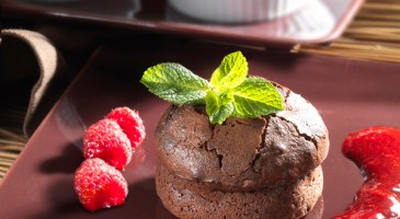 Easy dessert recipe: Chocolate fondant with raspberry coulis
