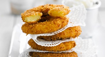 Easy recipe: Pineapple and coconut beignets