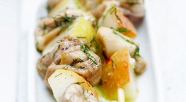 Easy recipe: Chicken skewers with pears