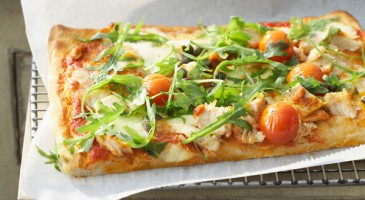 Yummy recipe: Tomato and tuna pizza
