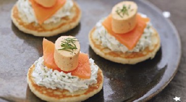 To prepare a quick cocktail: smoked salmon mini blinis and cantilly with herbs