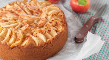 Easy dessert recipe: apple cake