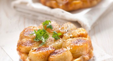 Gourmet recipe: Caramelised pearl onion tatin tartlets