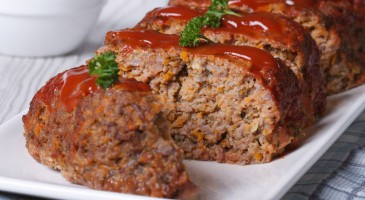 Healthy and easy recipe: Meatloaf with red cabbage