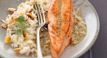Easy reicpe: Green curry salmon with cashew nuts