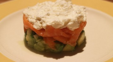 Starter recipe: Smoked salmon tartare with avocado and goat cheese