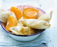 Easy recipe: Mandarin and chocolate spring rolls with orange sauce