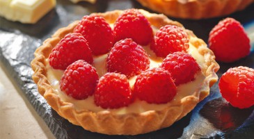 Sweet recipe: White chocolate and raspberry tartlets