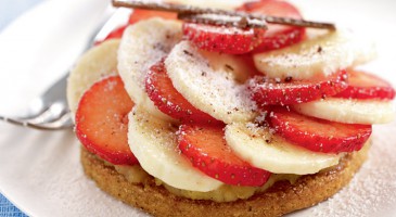 Speculoos tart with assorted fruit