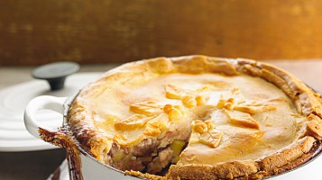 Traditional recipe: Meat and potato pie
