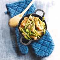 Gourmet recipe: Sautéed turkey with artichoke hearts, beans and broad beans