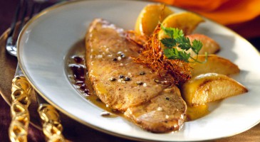 Gourmet recipe: Seared foie gras with sautéed apples and balsamic vinegar