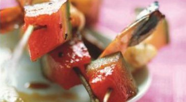 Easy recipe: Melon and prawn skewers