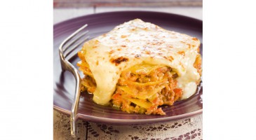 Gourmet recipe: Minced meat lasagna with onions and bell peppers