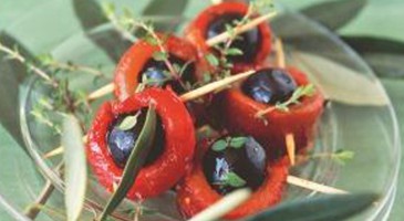 Appetizer recipe: Grilled pepper with olive skewers