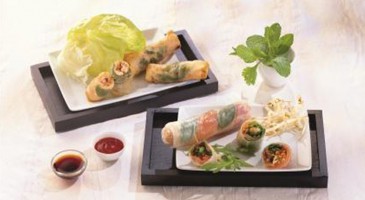 Asian recipe: Salmon spring rolls