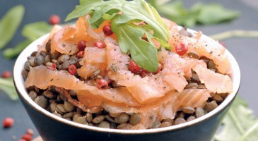 Gourmet salad recipe: Green lentil salad with salmon