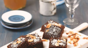 Dessert recipe: Wholemeal cake with carob and coconut